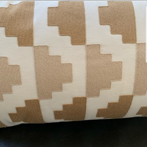 Geo embroidered toss pillow - Picture 2 of 5